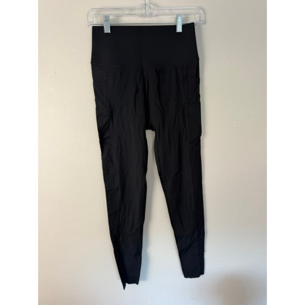 Halara Womens High Waisted Black Active Leggings with Pockets Size Small NWT